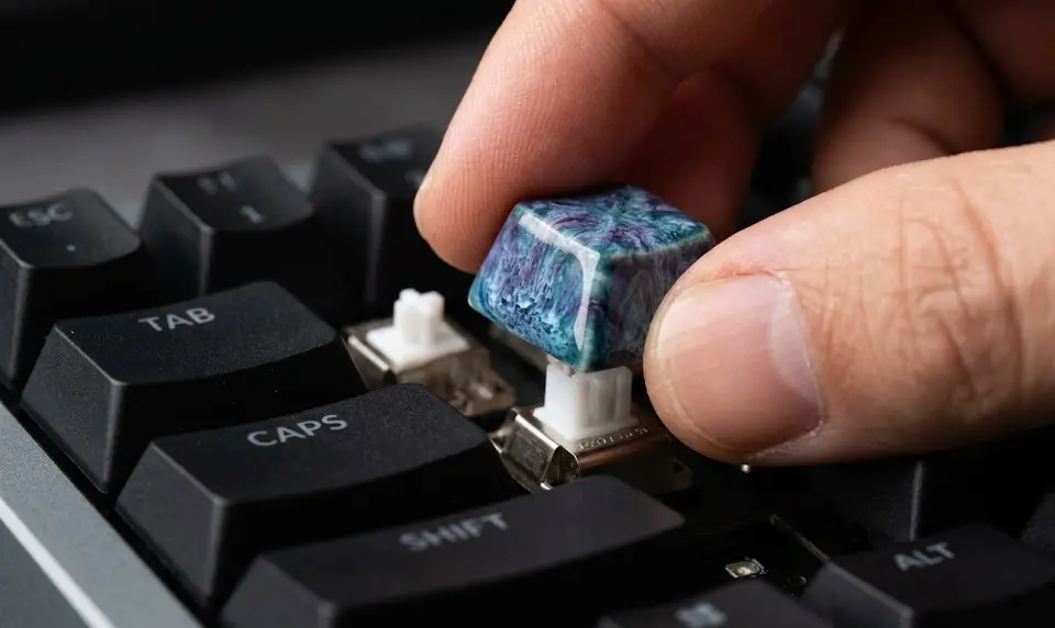 crystalline glaze keycaps, heavy thock keycaps, Zinc-Silicate keycaps, ClayonKey artisan gaming