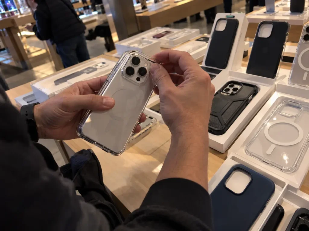 Transactional: User wants to find and buy an iPhone 18 Pro case from local stores. gaming