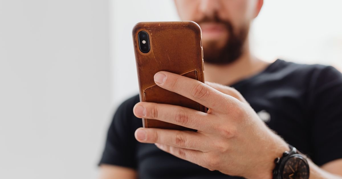 Bullstrap iPhone Case: 7 Best Ways to Protect Your iPhone (Proven Guide) 2 bullstrap iphone case - Illustration 2